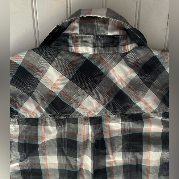 BEN SHERMAN boys size small (8) button down short sleeve shirt - Picture 4 of 6